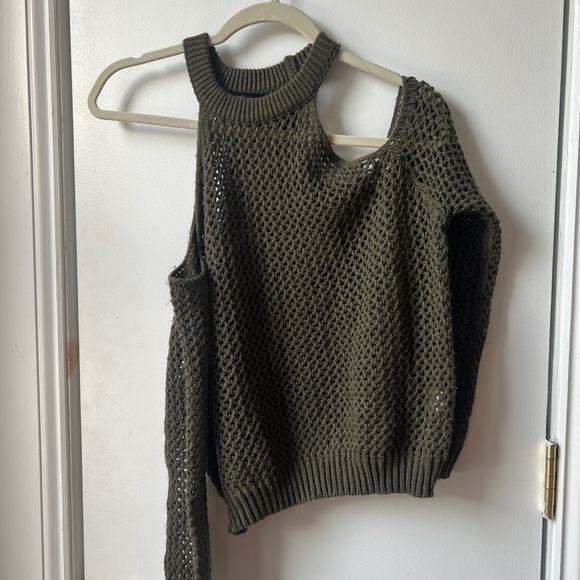 Cold shoulder olive green sweater from LF - Picture 2 of 3